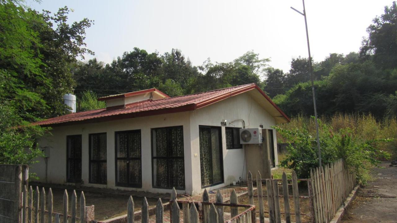 Retreat Chalets, The Nest, At Sparsh Resorts, Karjat Luaran gambar