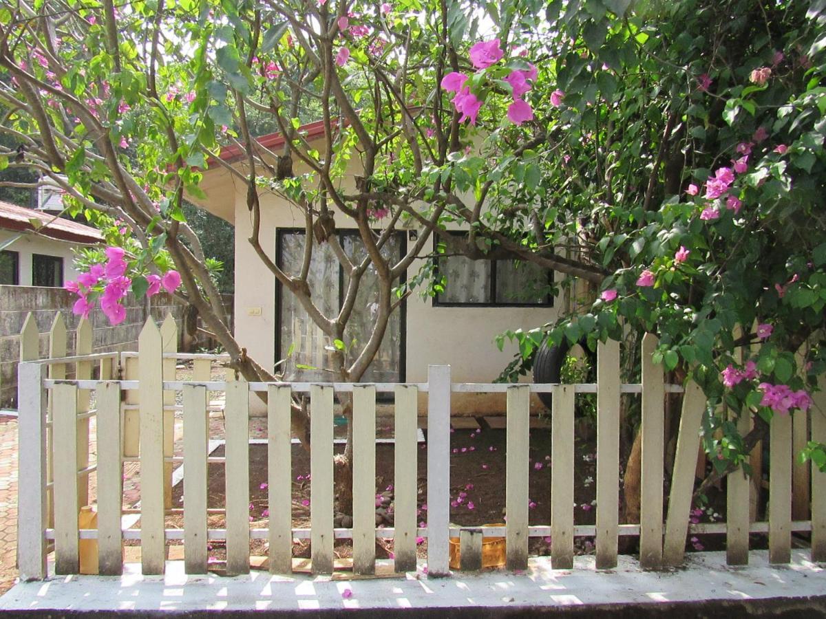 Retreat Chalets, The Nest, At Sparsh Resorts, Karjat Luaran gambar