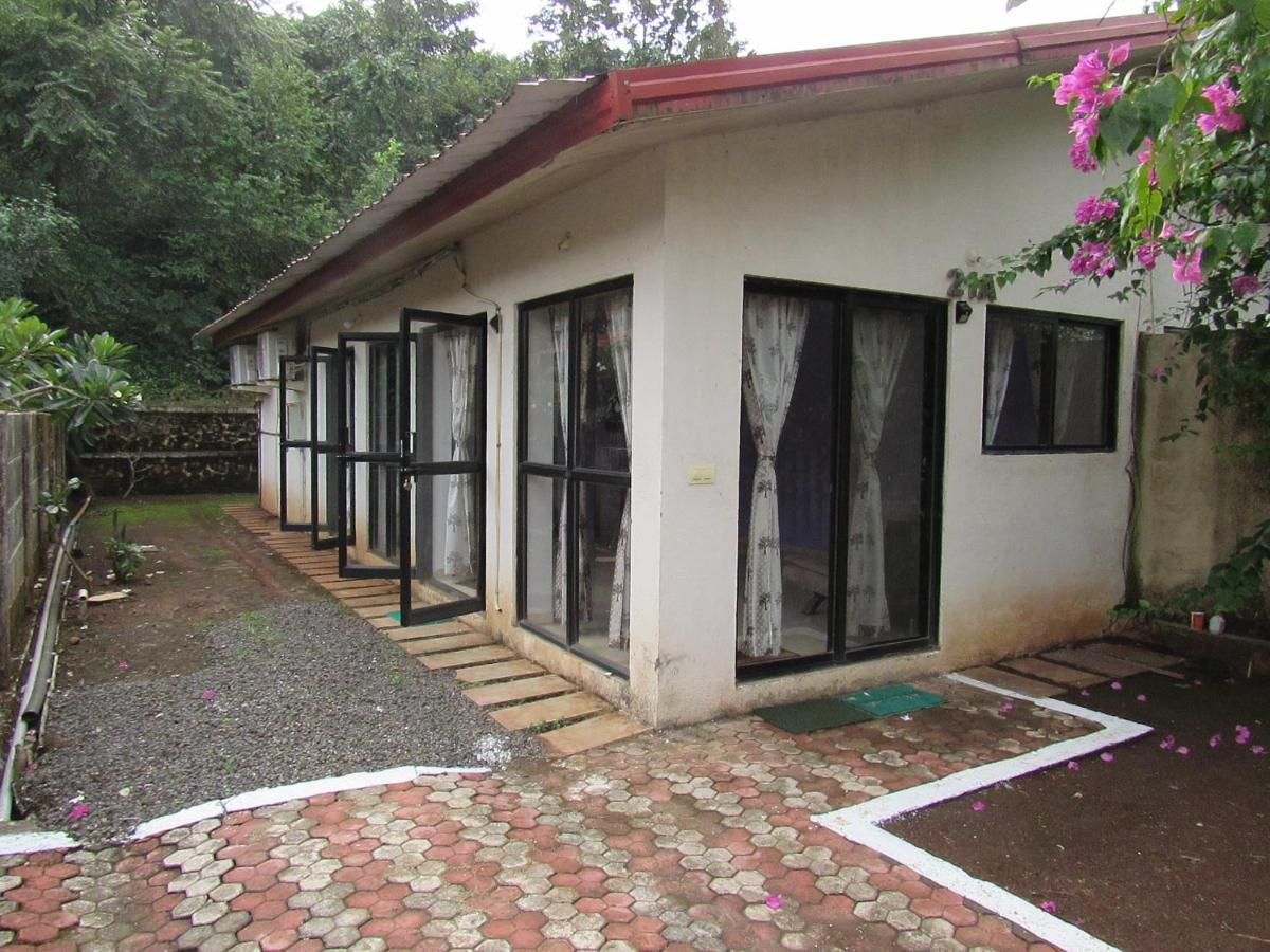 Retreat Chalets, The Nest, At Sparsh Resorts, Karjat Luaran gambar